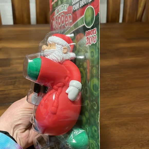 Santa Claus Holiday Popper Squeezable Shooter Fun Toy (Brand New) - Picture 3 of 4